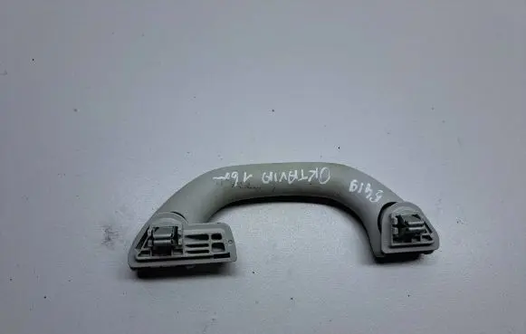 Skoda Octavia Mk3 (5E) Rear interior roof grab handle 561857607C