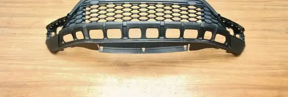 Front bumper lip