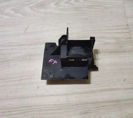Jaguar F-Pace Radiator mount bracket GX7319K624AE CZNJA