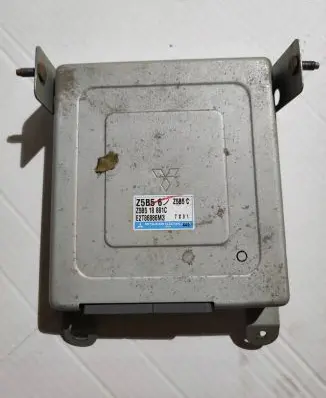 Mazda 323 Engine control unit/module Z5B518881C E2T86886M3