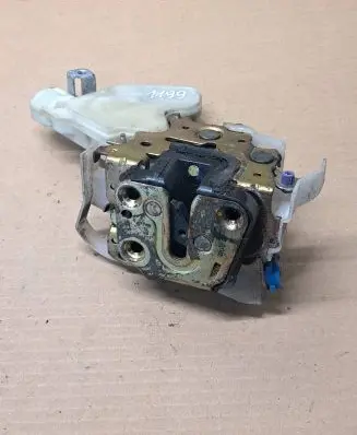 Nissan X-Trail T30 Front door lock 80552AA200 89A910
