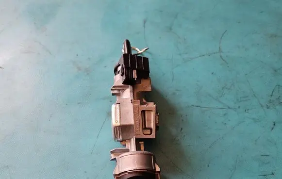 Ford C-MAX I Ignition lock 3M51-3F880-AA IMPRK1432808