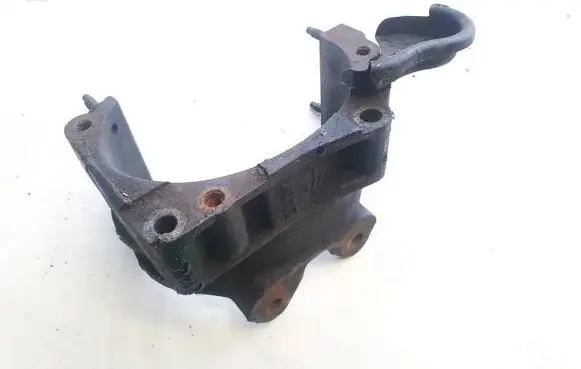 Land Rover Freelander 2 - LR2 Engine mounting bracket 817274 h017