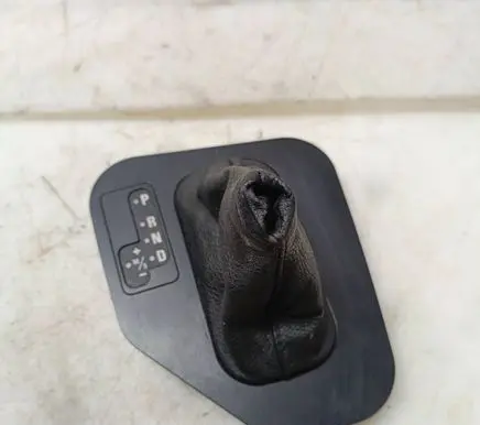 BMW 5 E39 Gear shifter surround trim plastic 8256275 901202920000