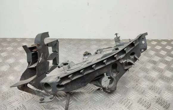 Audi A4 S4 B8 8K Headlight/headlamp mounting bracket 8K0805607L