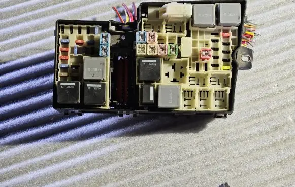 Ford Kuga II Fuse module AV6T14A067AC