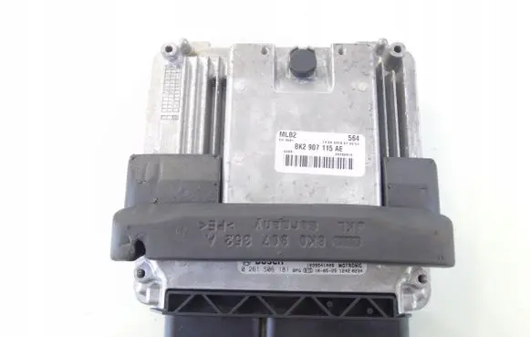 Audi A5 8T 8F Engine control unit/module 8K2907115AE 0261S06181