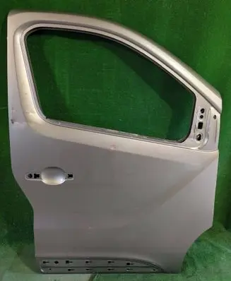 Renault Trafic III (X82) Front door