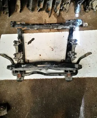 Renault Twingo II Front subframe