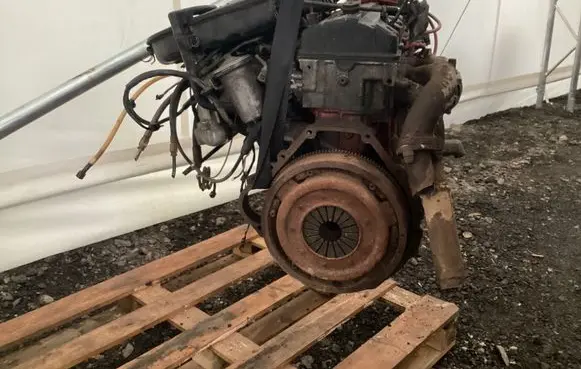 Mercedes-Benz W123 Engine