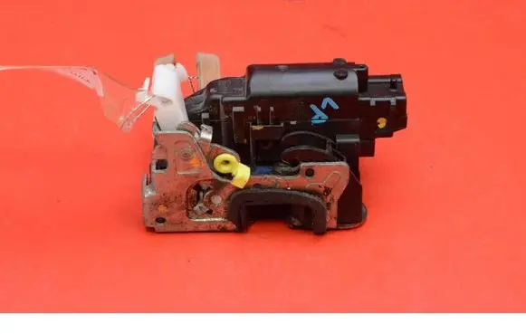 Dacia Dokker Front door lock