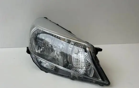 Toyota Yaris Headlight/headlamp 0D-79