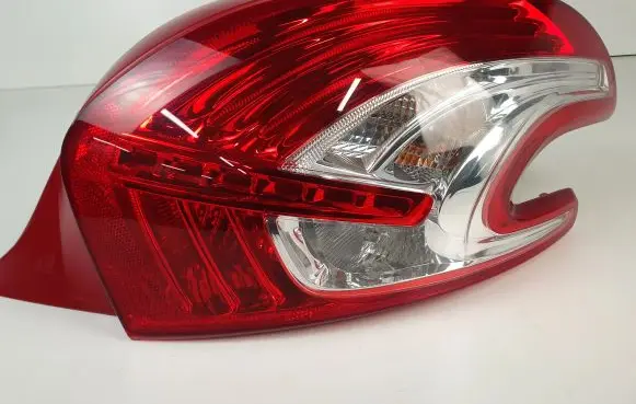 Peugeot 208 Rear/tail lights 9672628380