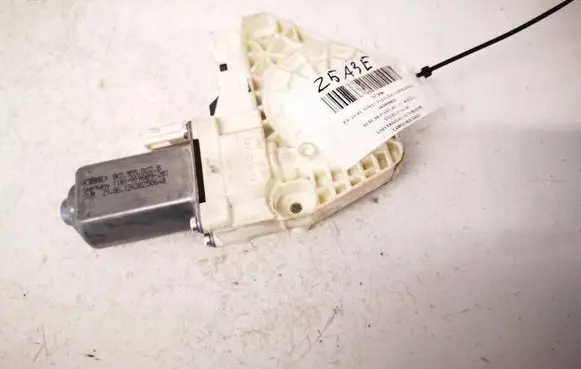 Audi Q5 SQ5 8R Front door window regulator motor 8K0959802B