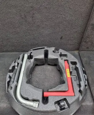 Audi A4 S4 B9 Tool set 8W0012109 8X0012259 8D0012244A