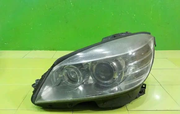 Mercedes-Benz C W204 Headlight/headlamp A2048200359