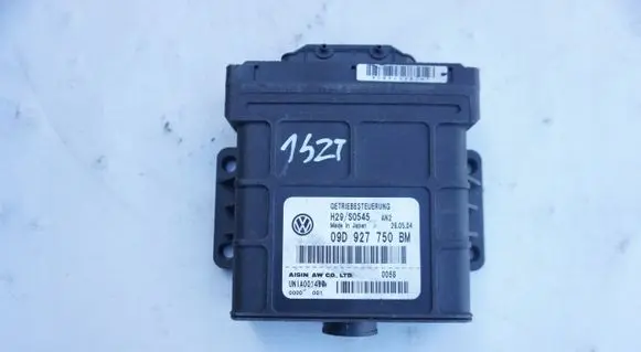Volkswagen Touareg I Gearbox control unit/module 09D927750BM