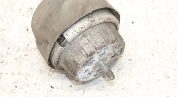 Engine mount bracket