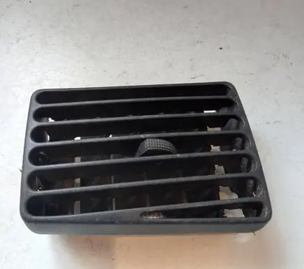 Volkswagen PASSAT B4 Dash center air vent grill 3A1819763
