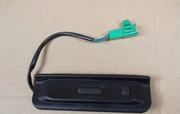 Suzuki Swift III Tailgate opening switch 8394152R2