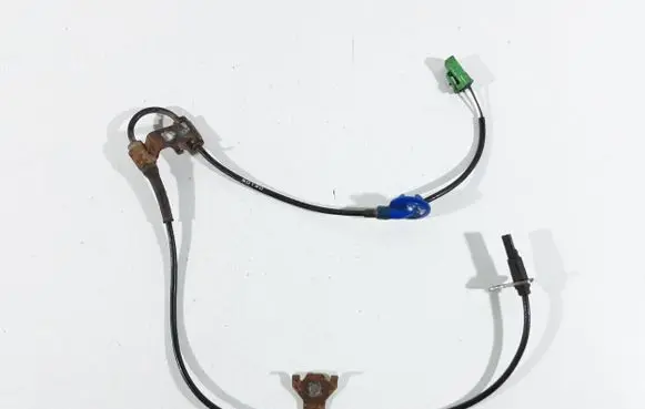 Suzuki Grand Vitara II ABS brake wheel speed sensor 5622065J 60120