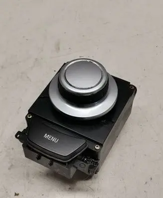 Head unit multimedia control