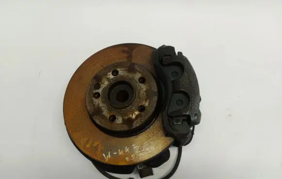 Mercedes-Benz Vito Viano W447 Front wheel hub