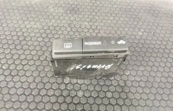 Toyota Avensis T250 Windscreen/window heater switch 8479005130C MS094100218