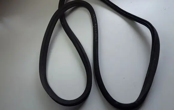 Volvo S60 Trunk rubber seal (body) 31335404