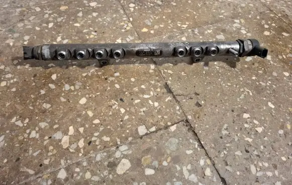 Volvo XC60 Fuel main line pipe 30777759 0445215025