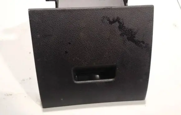 Ford Mondeo Mk III Glove box