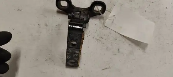Ford Focus Front door upper hinge 31424656