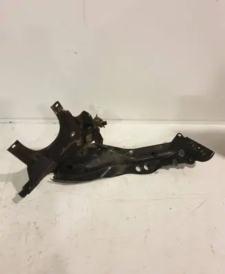 Radiator support slam panel bracket
