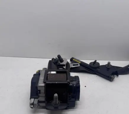 Ford Fusion II Front seatbelt 