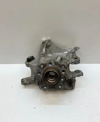 BMW 5 G30 G31 G38 Rear wheel hub 6866338