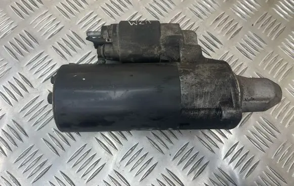 Mercedes-Benz E W211 Starter motor A0061514401