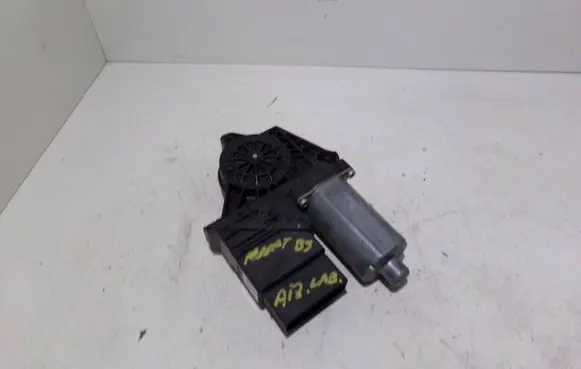 Skoda Octavia Mk1 (1U) Rear door window regulator motor 0130821696