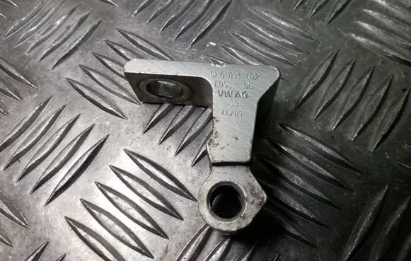 Front door upper hinge