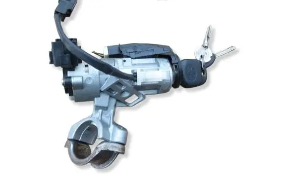 Toyota Yaris Ignition lock 450200D01