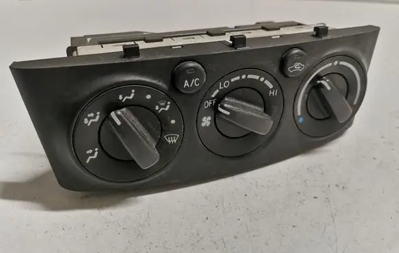 Toyota Avensis T250 Climate control unit 5590005240