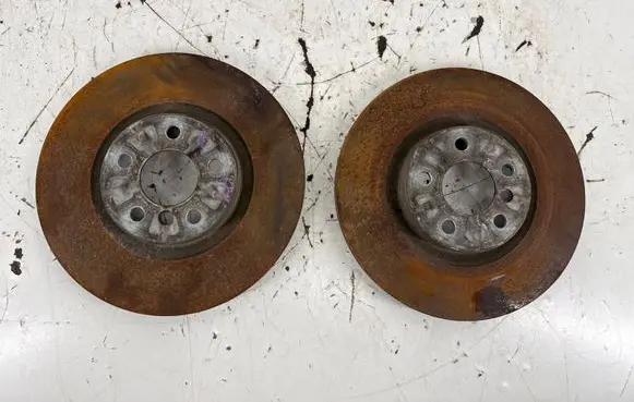 BMW 2 F44 Front brake disc 6884002 34106884002