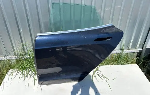 Tesla Model S Rear door