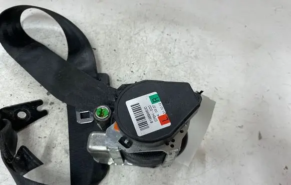 Volvo V40 Rear seatbelt 619894600 31292072 619885900