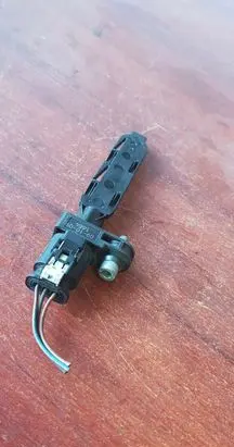 BMW 5 F10 F11 Crankshaft position sensor 7805188