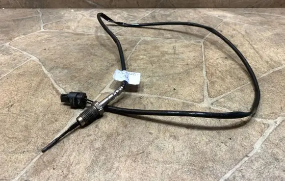 BMW 2 F46 Oil temperature sensor 8570119