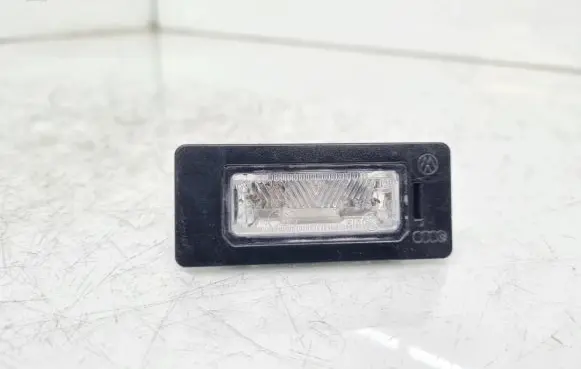 Audi Q5 SQ5 Number plate light 8T0943021