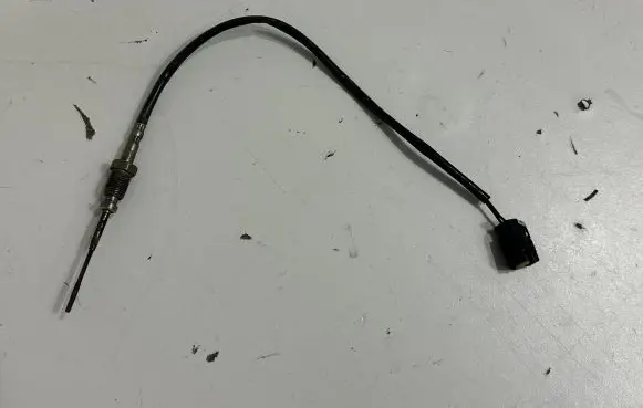 BMW 7 G11 G12 Oil temperature sensor 8570234