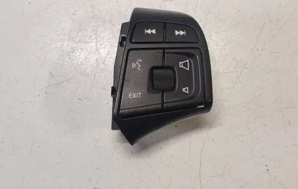 Volvo XC60 Steering wheel buttons/switches 31334463