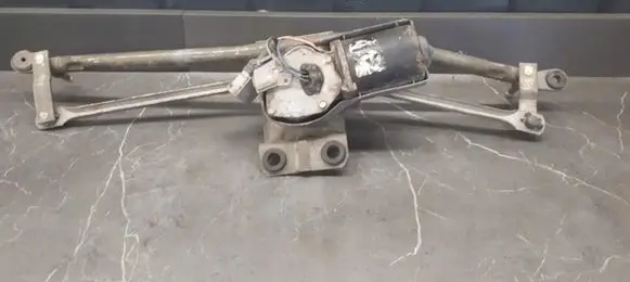 Renault Clio I Front wiper linkage 