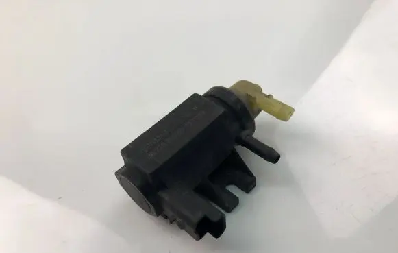 Citroen C4 II Picasso Turbo solenoid valve 9672875080